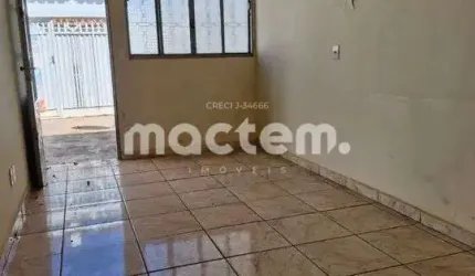 Casa para venda em Parque Dos Flamboyans de 71.00m² com 3 Quartos e 3 Garagens
