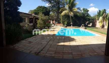 Fazenda / Sítio para venda em Condomínio Portal Dos Ipês de 100.00m² com 3 Quartos e 1 Suite