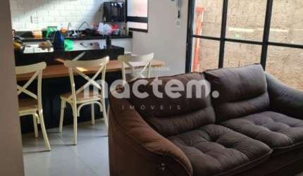 Casa para venda em Jardinópolis de 250.00m² com 3 Quartos e 2 Garagens