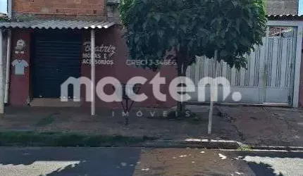 Sobrado para venda em Jardim Orestes Lopes De Camargo de 200.00m² com 6 Quartos e 2 Garagens