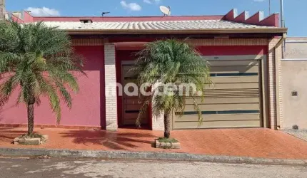 Casa para venda em Serrana de 160.00m² com 2 Quartos, 1 Suite e 4 Garagens