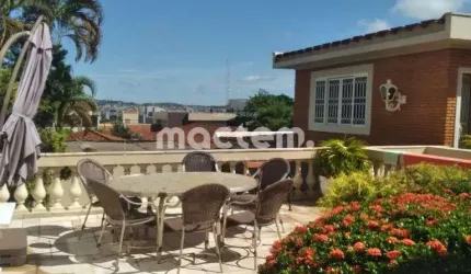 Sobrado para venda em Centro de 380.00m² com 3 Quartos, 3 Suites e 4 Garagens