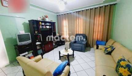 Casa para venda em Parque Dos Lagos de 150.00m² com 3 Quartos e 3 Garagens