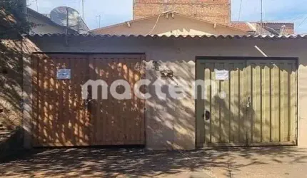Casa para venda em Alvorada de 200.00m² com 3 Quartos, 1 Suite e 2 Garagens