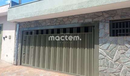 Sobrado para venda em Quintino Facci Ii de 200.00m² com 5 Quartos, 5 Suites e 3 Garagens