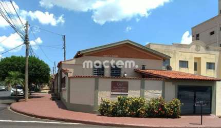 Casa para venda em Parque Dos Bandeirantes de 194.00m² com 3 Quartos, 1 Suite e 4 Garagens