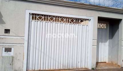 Casa para venda em Residencial E Comercial Palmares de 168.00m² com 2 Quartos, 1 Suite e 2 Garagens