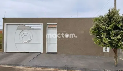 Casa para venda em Monte Alto de 116.00m² com 2 Quartos, 1 Suite e 4 Garagens