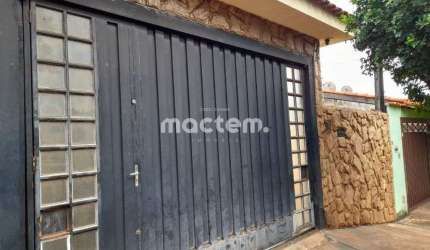 Casa para venda em Parque Dos Pinus de 107.00m² com 3 Quartos, 1 Suite e 2 Garagens