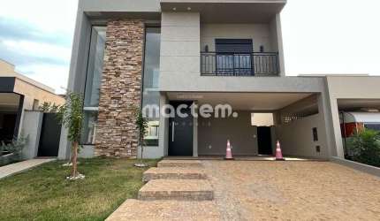 Casa de Condomínio para venda em Vila Do Golf de 250.00m² com 3 Quartos, 3 Suites e 4 Garagens