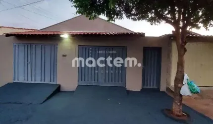 Casa para venda em Jardinópolis de 114.00m² com 4 Quartos, 1 Suite e 2 Garagens