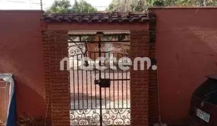 Casa para venda em Parque Residencial Lagoinha de 630.00m² com 3 Quartos, 1 Suite e 6 Garagens