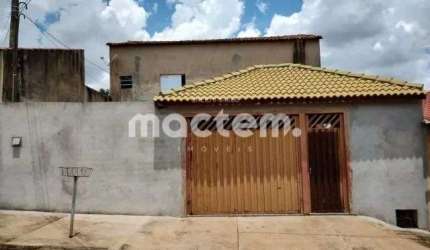 Sobrado para venda em Jardim Paiva de 200.00m² com 4 Quartos, 3 Suites e 2 Garagens