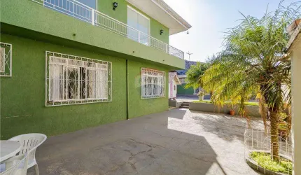 Casa para venda em Pinheirinho de 360.00m² com 4 Quartos, 1 Suite e 3 Garagens