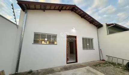 Casa para venda em Jardim Oásis de 137.00m² com 2 Quartos, 1 Suite e 2 Garagens