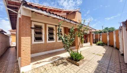 Casa para venda em Vila Nossa Senhora Das Graças de 426.00m² com 3 Quartos, 1 Suite e 4 Garagens