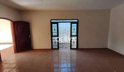 Casa para alugar em Jardim Nazareth de 233.00m² com 3 Quartos, 1 Suite e 6 Garagens