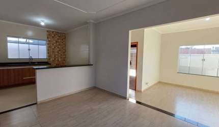 Casa para venda em Residencial Ouro Verde de 147.00m² com 3 Quartos, 1 Suite e 2 Garagens