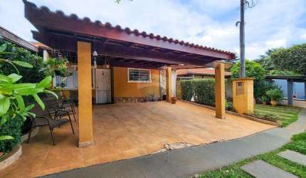 Casa de Condomínio para venda em Jardim Interlagos de 110.65m² com 3 Quartos, 1 Suite e 2 Garagens