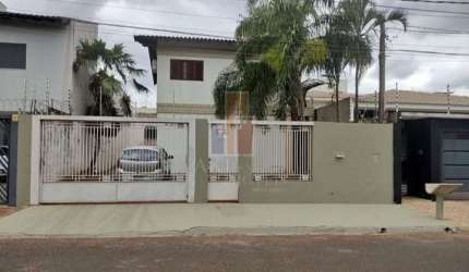 Casa para venda em Jardim Aeroporto de 170.00m² com 3 Quartos, 1 Suite e 5 Garagens