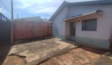 Casa para venda em Jardim Maria Luiza de 44.00m² com 2 Quartos, 1 Suite e 2 Garagens