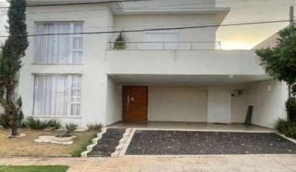 Sobrado para venda em Condomínio Residencial Quebec de 247.00m² com 3 Quartos, 1 Suite e 4 Garagens