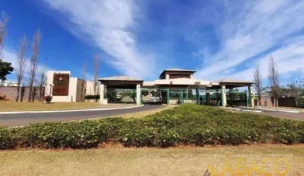 Casa para alugar em Condomínio Residencial Quebec de 153.08m² com 4 Quartos, 1 Suite e 4 Garagens