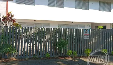 Casa para venda em Guaratuba de 190.00m² com 5 Quartos, 1 Suite e 5 Garagens