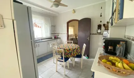 Casa para venda em São Pedro de 194.00m² com 6 Quartos, 1 Suite e 2 Garagens