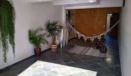 Sobrado para venda em Vila Augusta de 171.00m² com 2 Quartos, 2 Suites e 3 Garagens