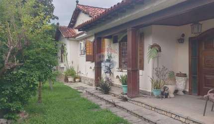 Casa para venda em Senador Vasconcelos de 313.00m² com 4 Quartos, 2 Suites e 3 Garagens