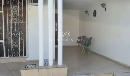 Casa para venda em Centro de 250.00m² com 4 Quartos e 1 Garagem