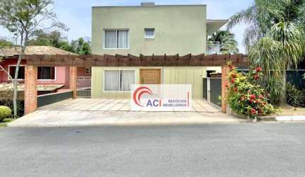 Casa de Condomínio para venda em Aldeia Da Fazendinha de 386.00m² com 4 Quartos, 2 Suites e 3 Garagens