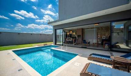 Casa de Condomínio para venda em Granja Viana de 231.00m² com 3 Quartos, 3 Suites e 4 Garagens