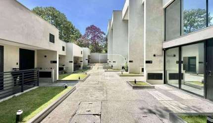 Casa de Condomínio para venda em Granja Viana de 169.00m² com 2 Quartos, 2 Suites e 2 Garagens