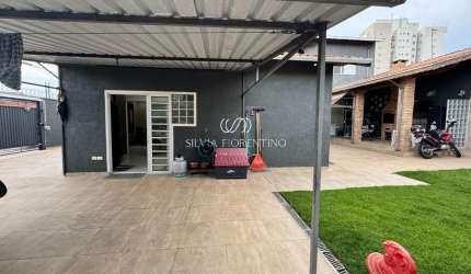 Casa para venda em Cidade Jardim de 323.00m² com 3 Quartos, 1 Suite e 2 Garagens