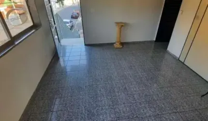Prédio Comercial para alugar em Jardim São João Batista de 80.00m²