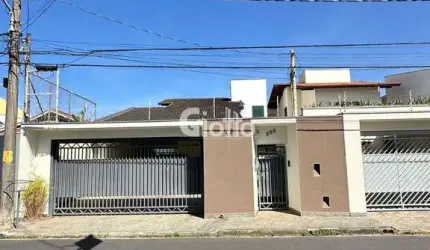 Casa para venda em Vila Oliveira de 294.00m² com 3 Quartos, 1 Suite e 3 Garagens