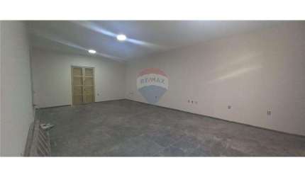 Imóvel Comercial para alugar em Jardim Amanda Ii de 30.00m²