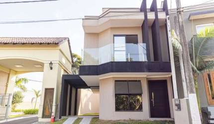 Sobrado para venda em Pinheirinho de 166.00m² com 3 Quartos, 3 Suites e 3 Garagens