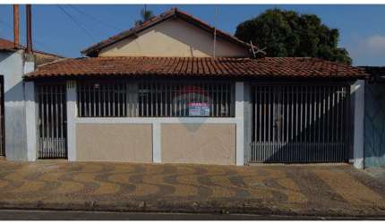 Casa para venda em Parque Industrial de 247.35m² com 3 Quartos e 4 Garagens