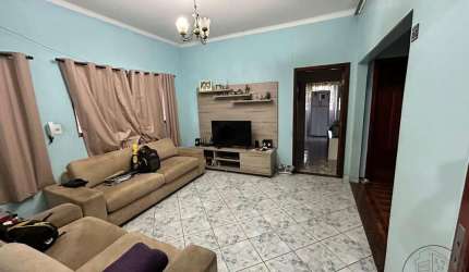 Casa para venda em Centro de 200.00m² com 3 Quartos e 4 Garagens