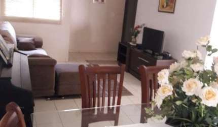 Casa para venda em Jardim Ipanema de 77.00m² com 3 Quartos, 1 Suite e 2 Garagens