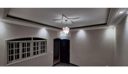 Casa para alugar em Vila Tupi de 155.00m² com 3 Quartos, 1 Suite e 2 Garagens