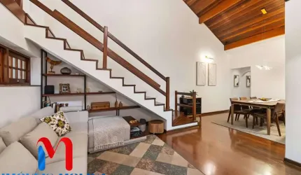 Sobrado para venda em Centro de 240.00m² com 4 Quartos, 3 Suites e 3 Garagens