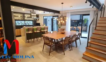 Sobrado para venda em Jardim São Caetano de 321.00m² com 4 Quartos, 5 Suites e 4 Garagens