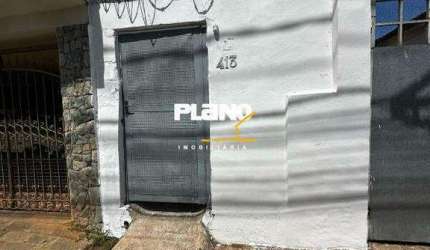 Casa para alugar em Vila Santos Dumont de 35.00m² com 2 Quartos