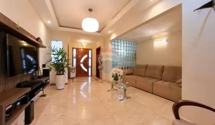Casa para venda em Jardim Itália de 271.00m² com 3 Quartos, 1 Suite e 2 Garagens