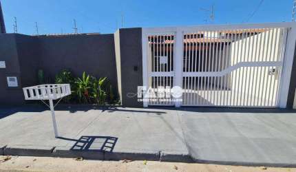 Casa para venda em Engenheiro Schmidt de 140.00m² com 3 Quartos, 1 Suite e 2 Garagens