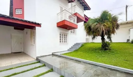 Casa para venda em Vila Oliveira de 213.00m² com 3 Quartos, 1 Suite e 4 Garagens